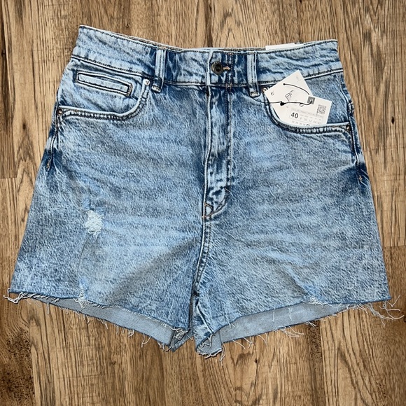 NEW! HP 🥳🥳🥳Zara Seamless Denim Shorts - Picture 9 of 13